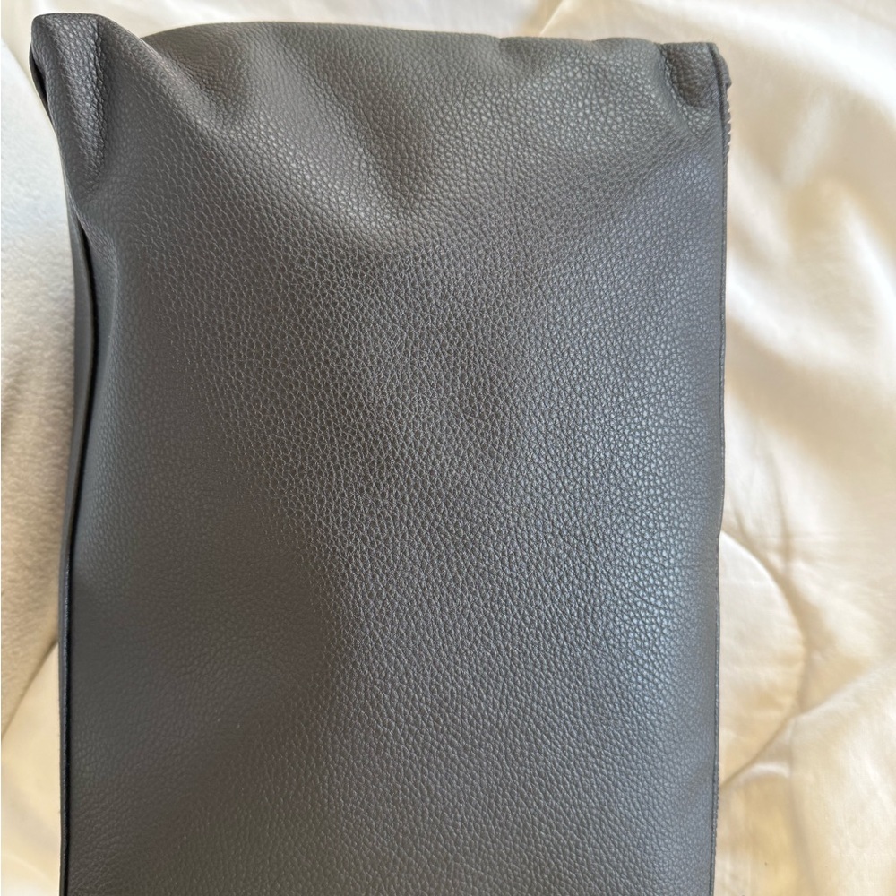 Primark Wednesday Quilted Cosmetic Bag Set - Picture 2 of 2